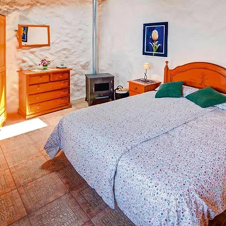 In El Tanque With Garden, Cleaning Included * Las Cruces (Canary)
