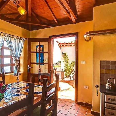 Apartment In El Tanque With Garden, Cleaning Included Las Cruces (Canary)