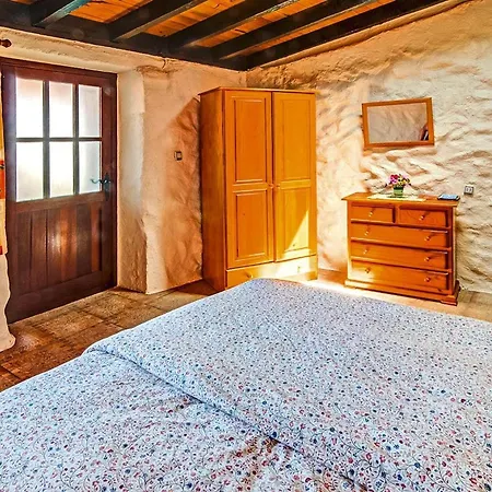 Apartment In El Tanque With Garden, Cleaning Included Las Cruces (Canary)
